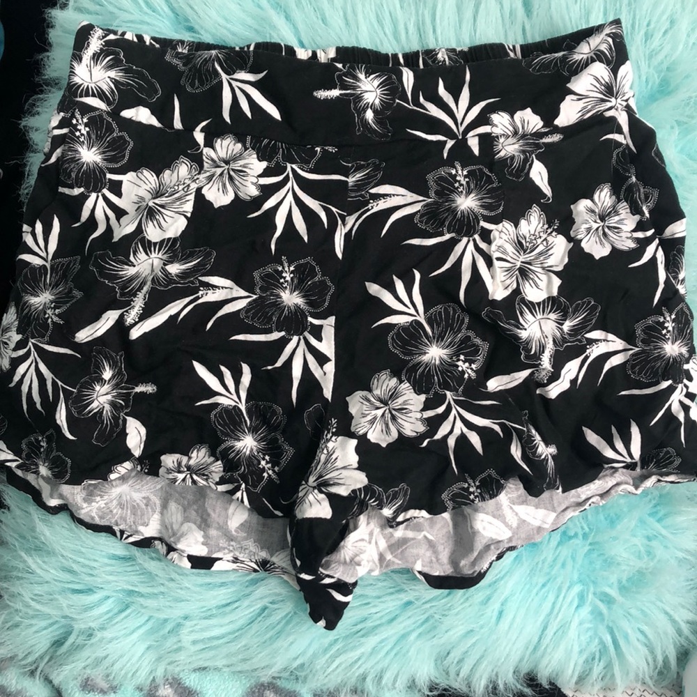 Floral shorts - Picture 2 of 3